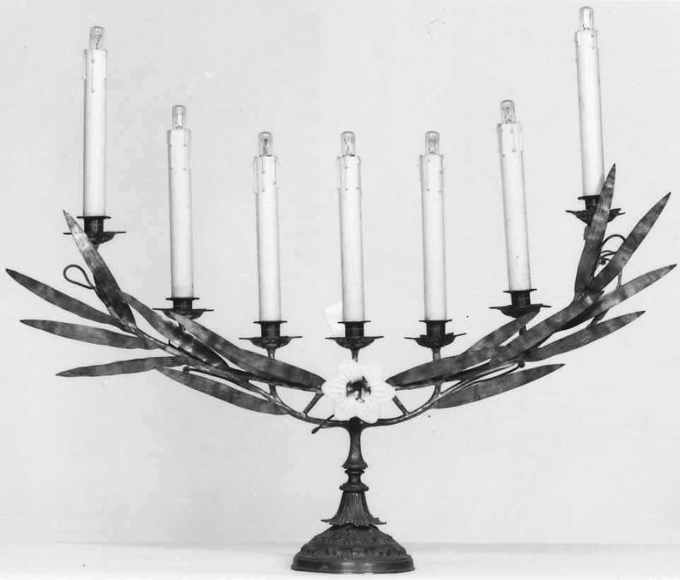 candeliere, opera isolata - bottega piemontese (ultimo quarto sec. XIX)