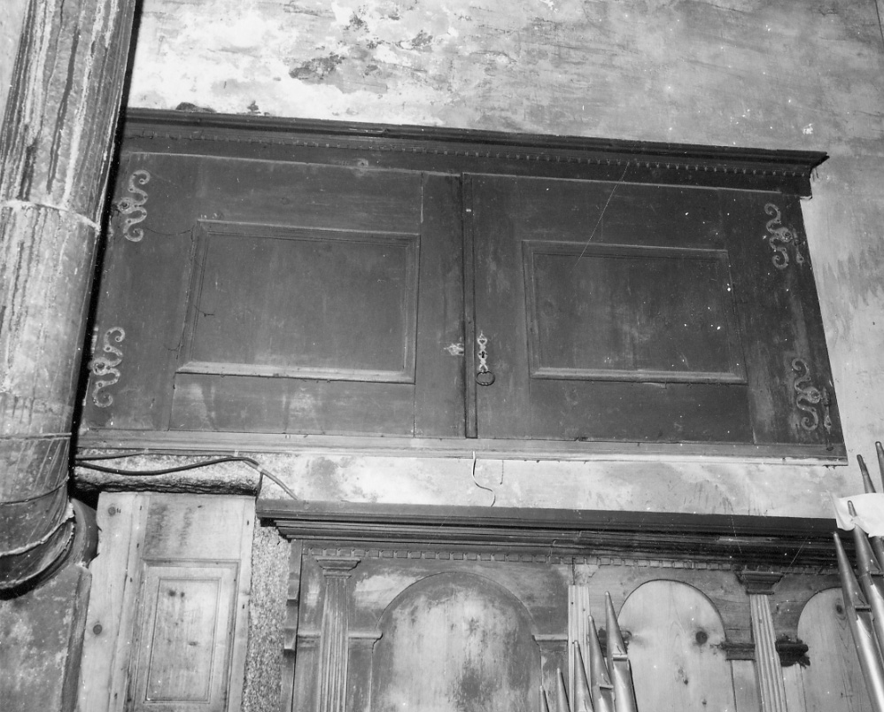 armadio - a muro, opera isolata - bottega della Val Formazza (primo quarto sec. XVIII)