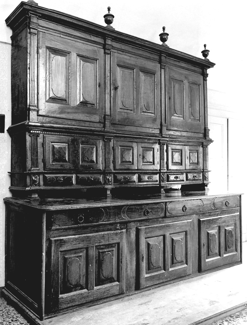 mobile a due corpi, opera isolata - ambito piemontese (prima metà, primo quarto sec. XVIII, sec. XIX)