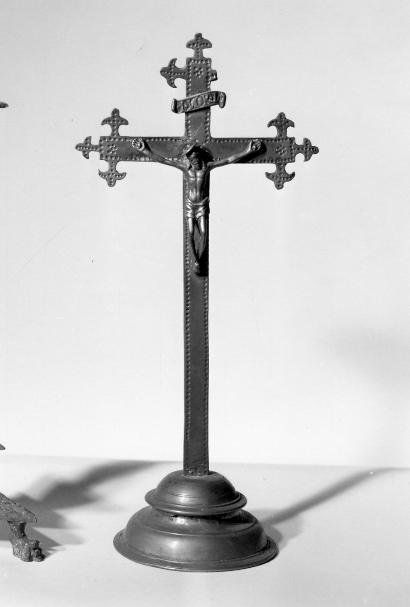 Cristo crocifisso (croce d'altare, opera isolata) - manifattura italiana (prima metà sec. XVIII)