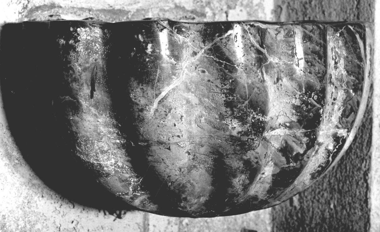 acquasantiera da parete, opera isolata - ambito piemontese (sec. XVIII)