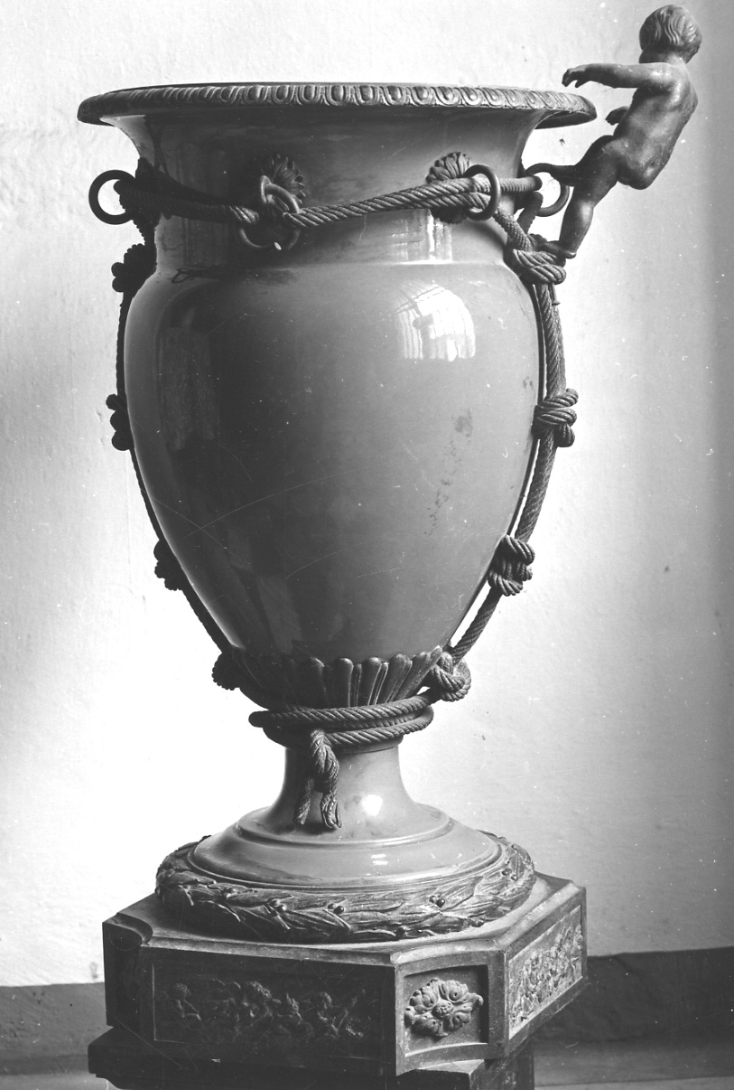 vaso, opera isolata - manifattura di Sèvres (metà sec. XIX)