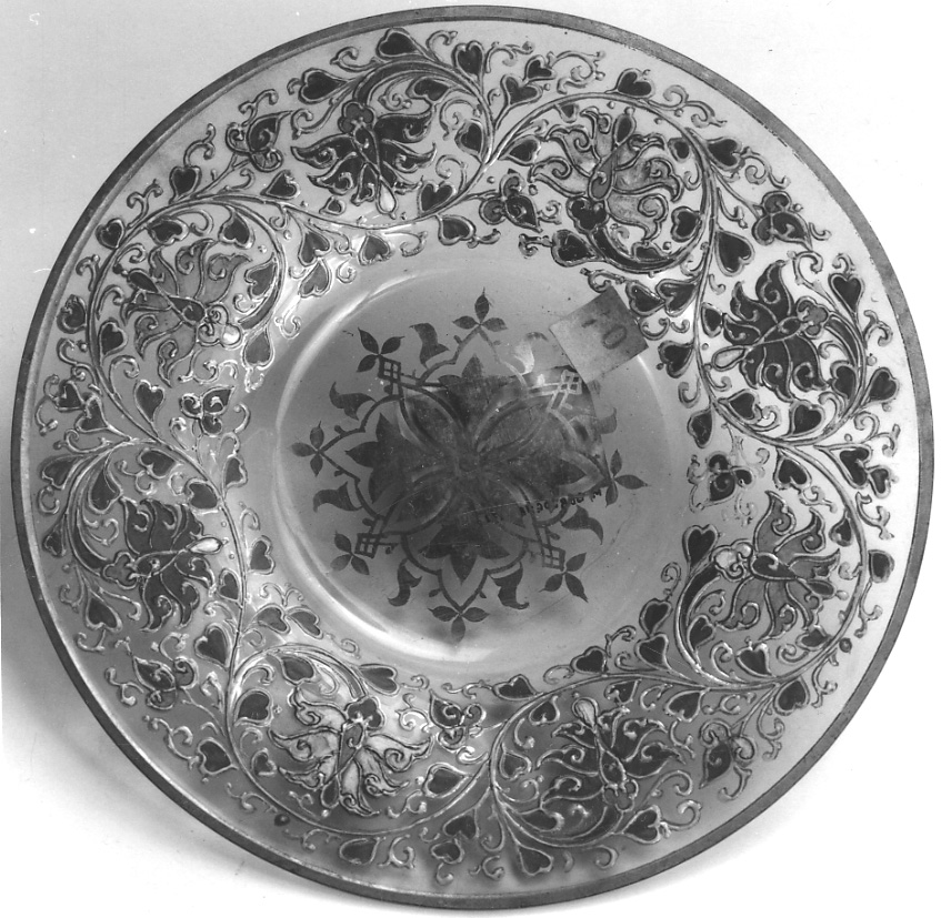 piatto, opera isolata di Lobmeyr J. & L (ultimo quarto sec. XIX)