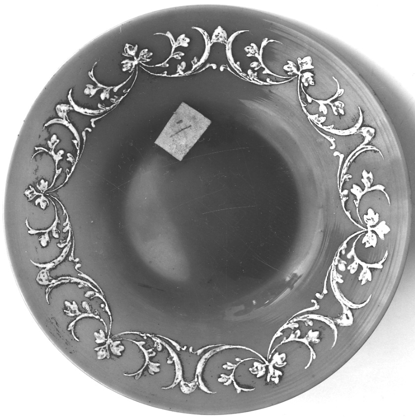 piattino, opera isolata - manifattura boema (seconda metà sec. XIX)