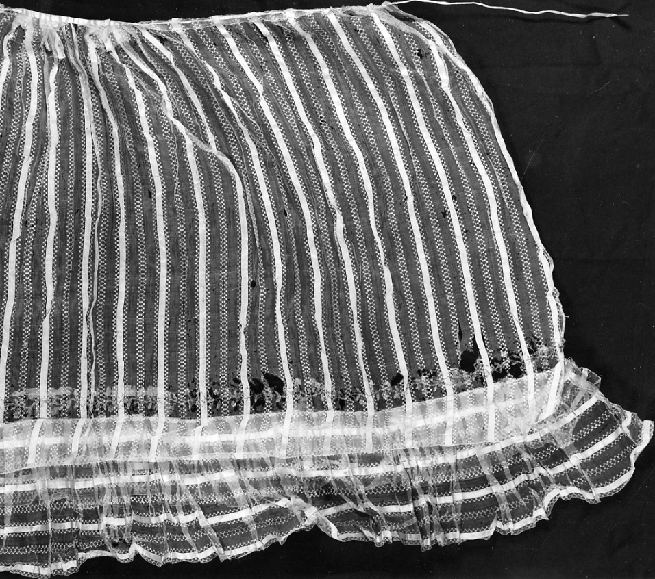 grembiule, opera isolata - manifattura italiana (fine/inizio secc. XVIII/ XIX)