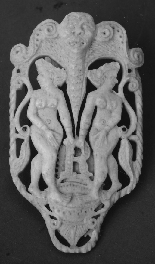 figure femminili (fibula, opera isolata) - manifattura orientale (?) (seconda metà sec. XIX)