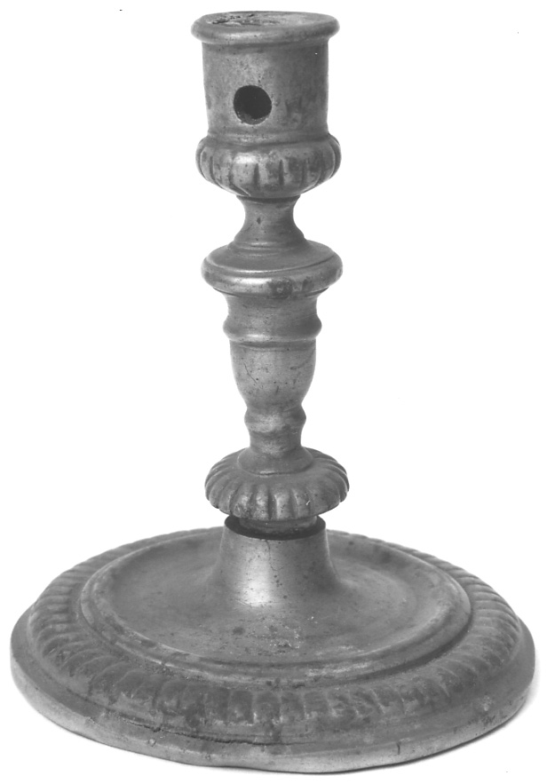 candeliere, opera isolata - manifattura italiana (prima metà sec. XVIII)