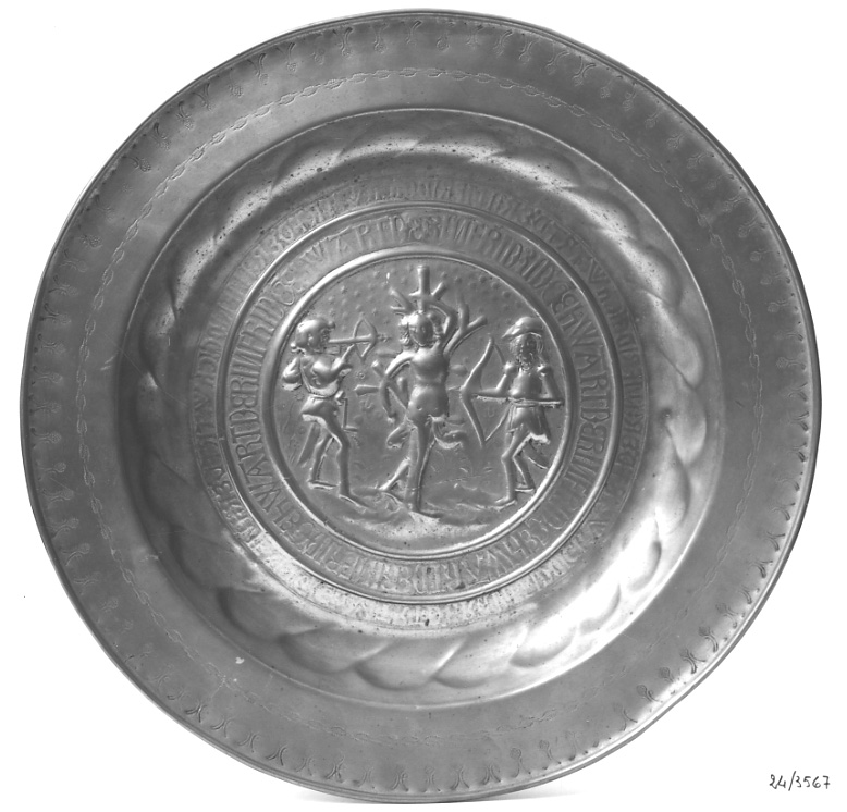 martirio di San Sebastiano (piatto da parata, opera isolata) - manifattura tedesca (inizio sec. XVII)