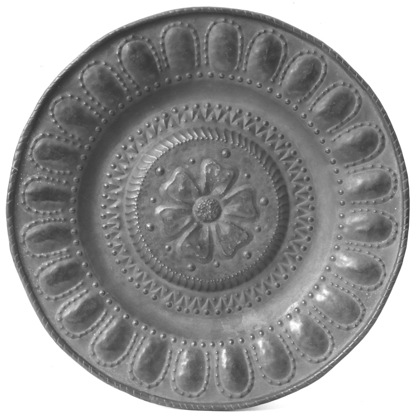 piatto da parata, opera isolata - manifattura Italia settentrionale (metà sec. XVII)