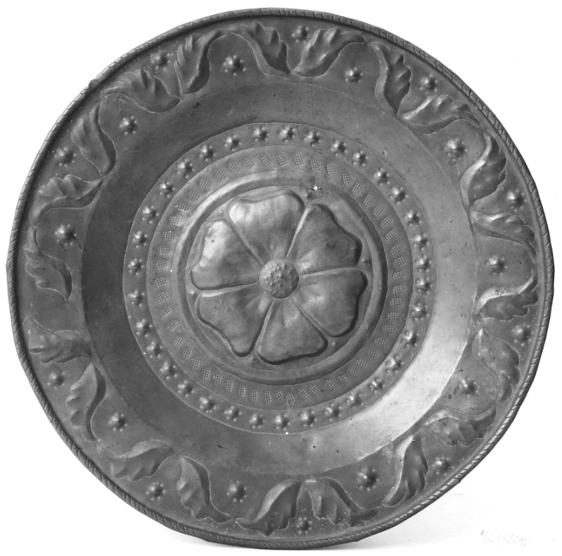 piatto da parata, opera isolata - manifattura Italia settentrionale (metà sec. XVII)