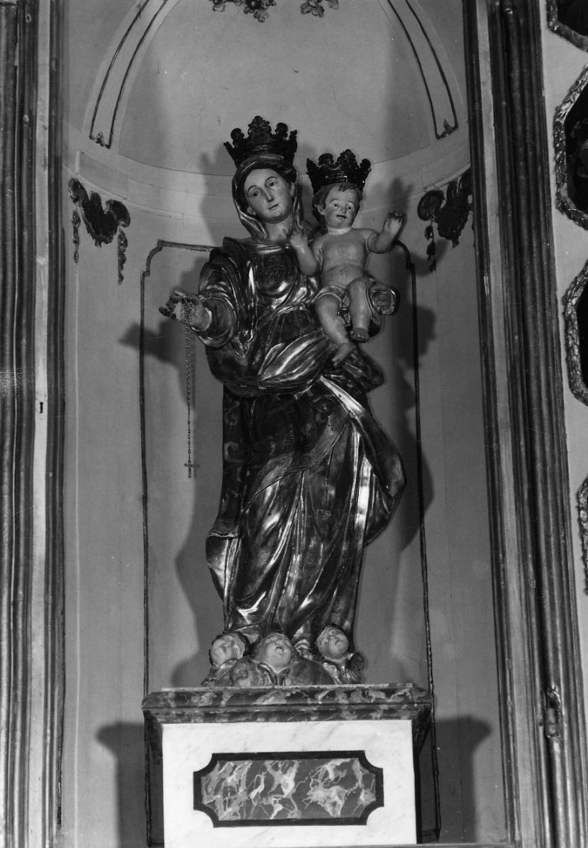 Madonna del Rosario (statua, opera isolata) di Garzoni (seconda metà sec. XVII)