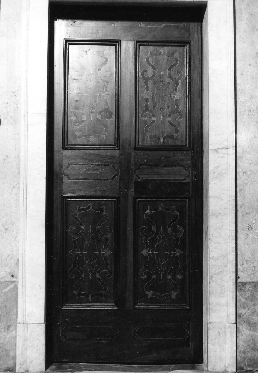 porta - ad un battente, opera isolata - ambito lombardo (prima metà sec. XVIII)