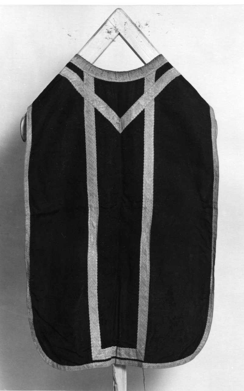 paramento liturgico, insieme - manifattura italiana (prima metà, seconda metà sec. XIX, sec. XIX)