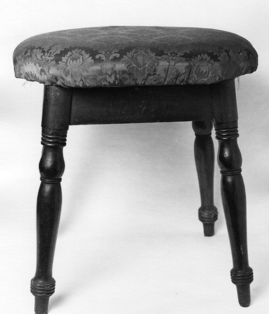 sgabello, serie - ambito ligure-piemontese (prima metà sec. XX)