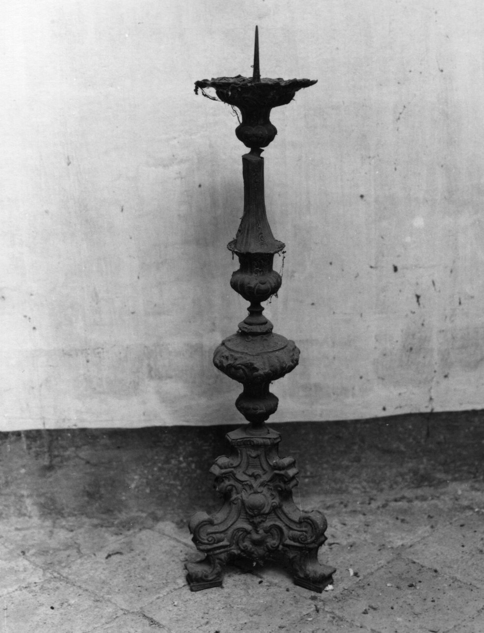 candeliere d'altare, serie - ambito genovese (metà sec. XVIII)