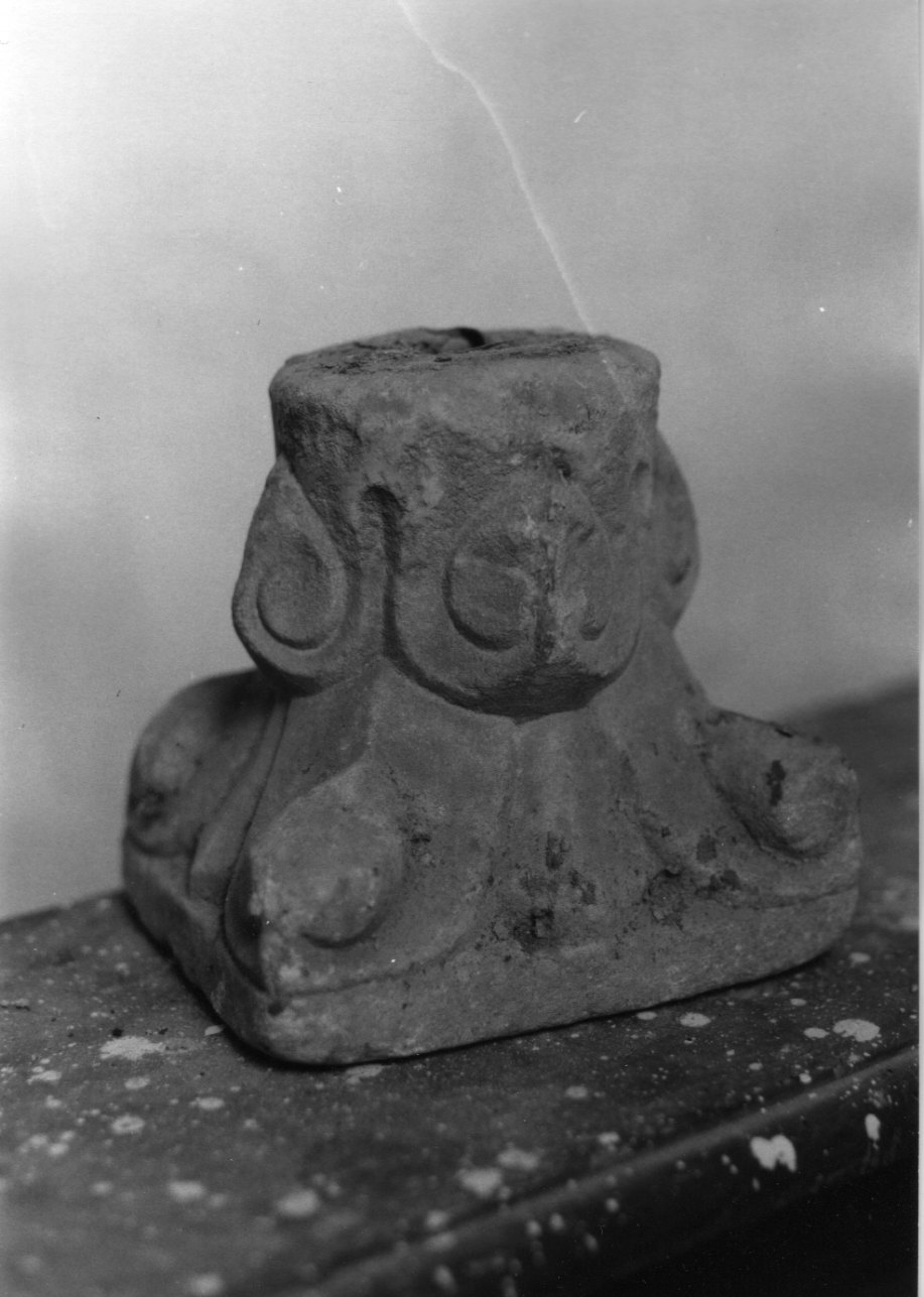 capitello, serie - ambito ligure-piemontese (sec. XV)