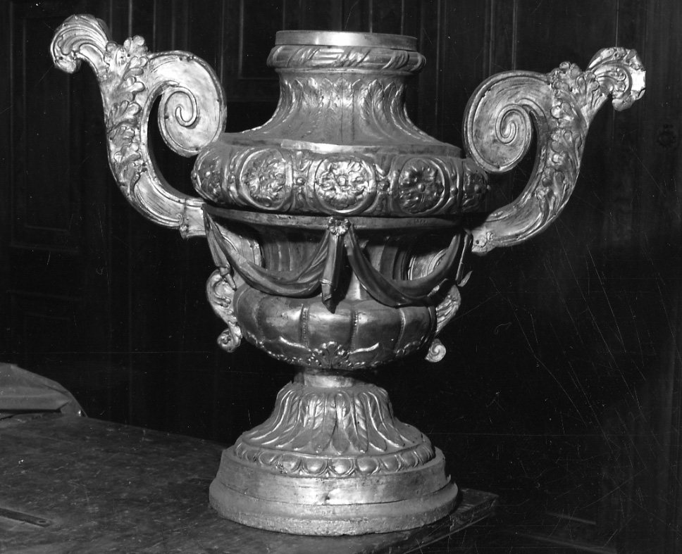 vaso d'altare per composizione floreale, serie - ambito piemontese (sec. XVIII)
