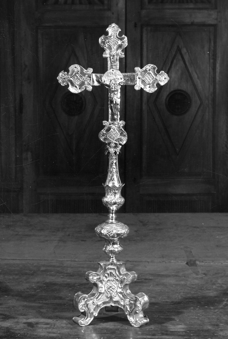 Cristo crocifisso dolente (croce d'altare, opera isolata) - ambito lombardo (prima metà sec. XVII)