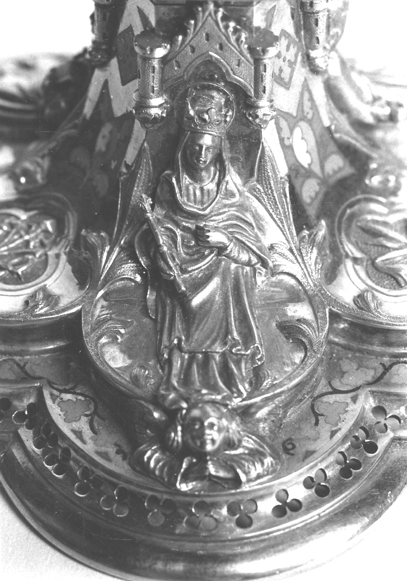 Madonna (decorazione plastica, elemento d'insieme) di Triouillier Charles (seconda metà sec. XIX)
