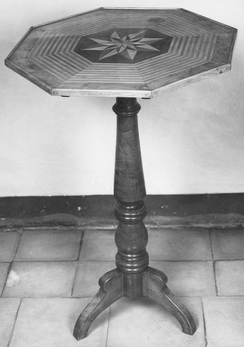 tavolino, opera isolata - ambito astigiano (secc. XIX/ XX)