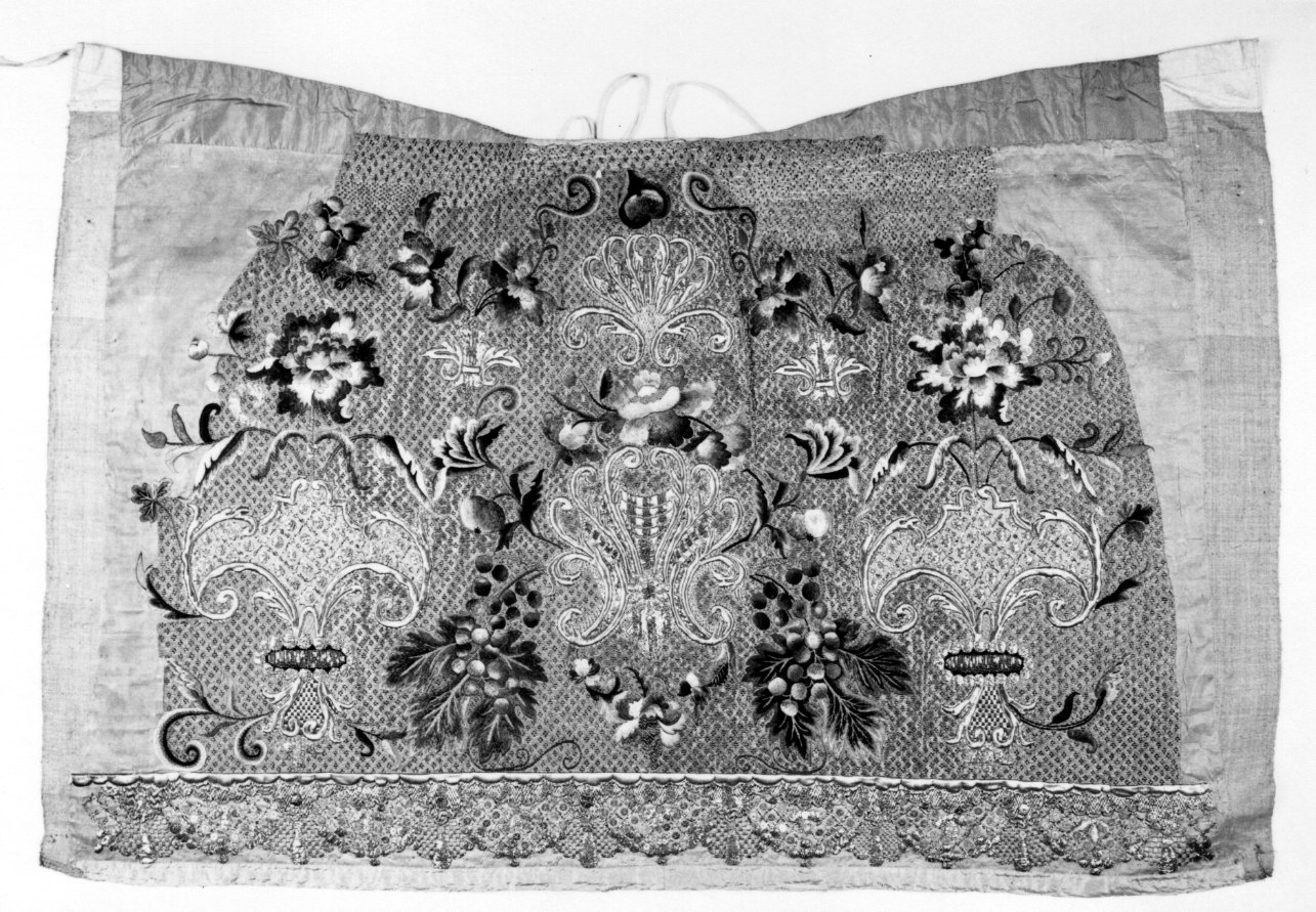 tessuto, opera isolata - manifattura astigiana (prima metà sec. XVIII)