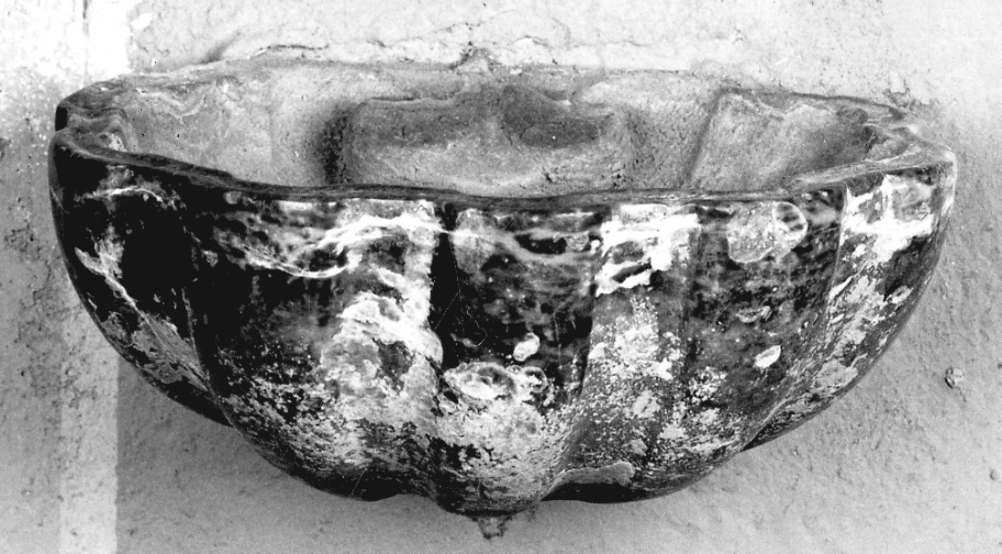 acquasantiera da parete, opera isolata - ambito piemontese (sec. XVIII)