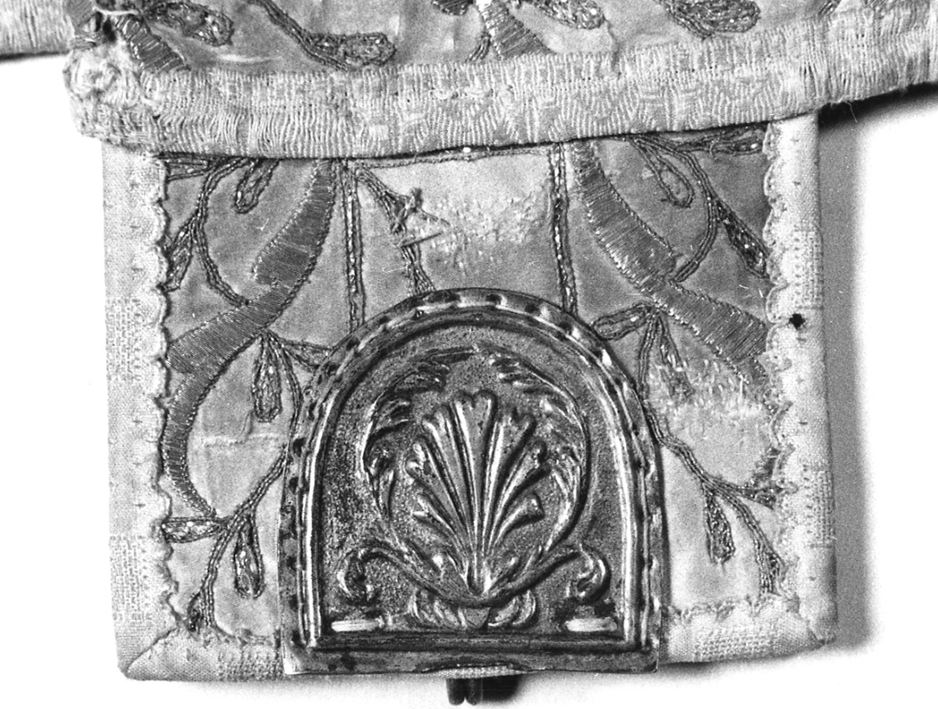 fermaglio di piviale, elemento d'insieme di Tappi Clemente Ditta (seconda metà sec. XIX)