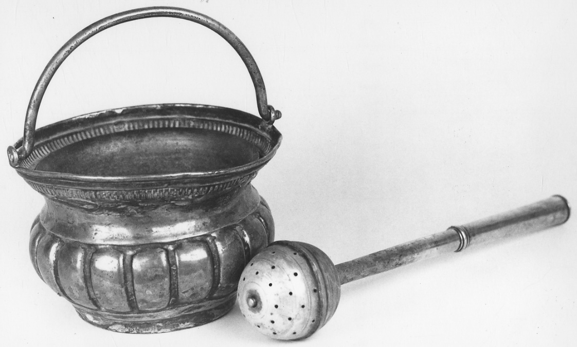 secchiello per l'acqua benedetta, elemento d'insieme - ambito astigiano (sec. XVIII)