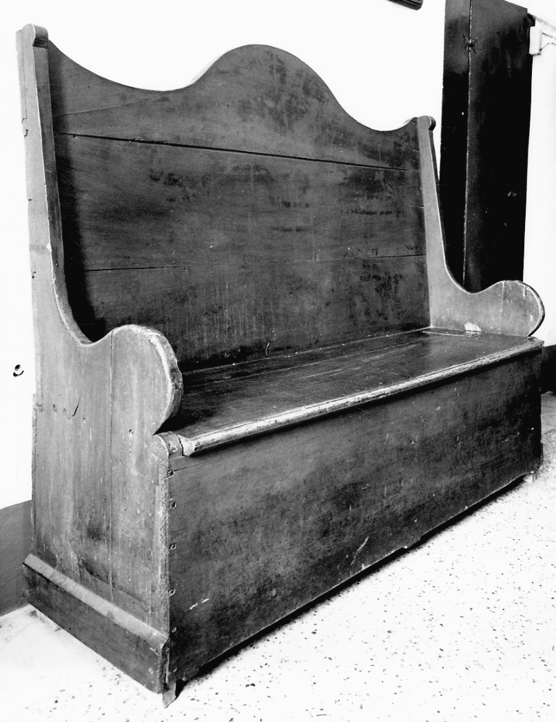 cassapanca, opera isolata - ambito piemontese (secondo quarto sec. XIX)