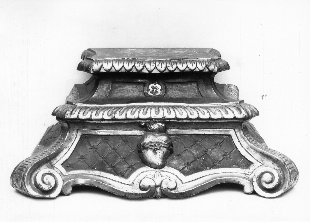 base per croce d'altare, opera isolata - bottega piemontese (ultimo quarto sec. XVIII)