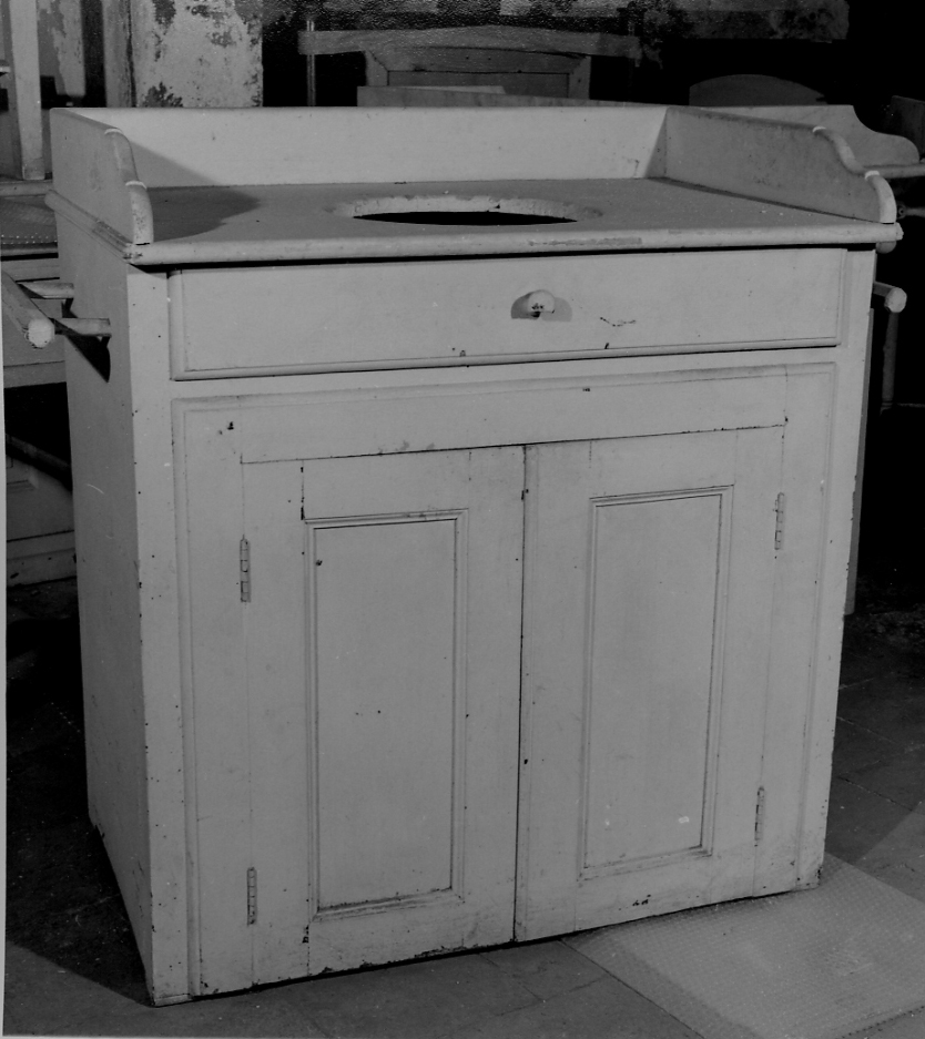 mobile, opera isolata - bottega piemontese (seconda metà sec. XIX)