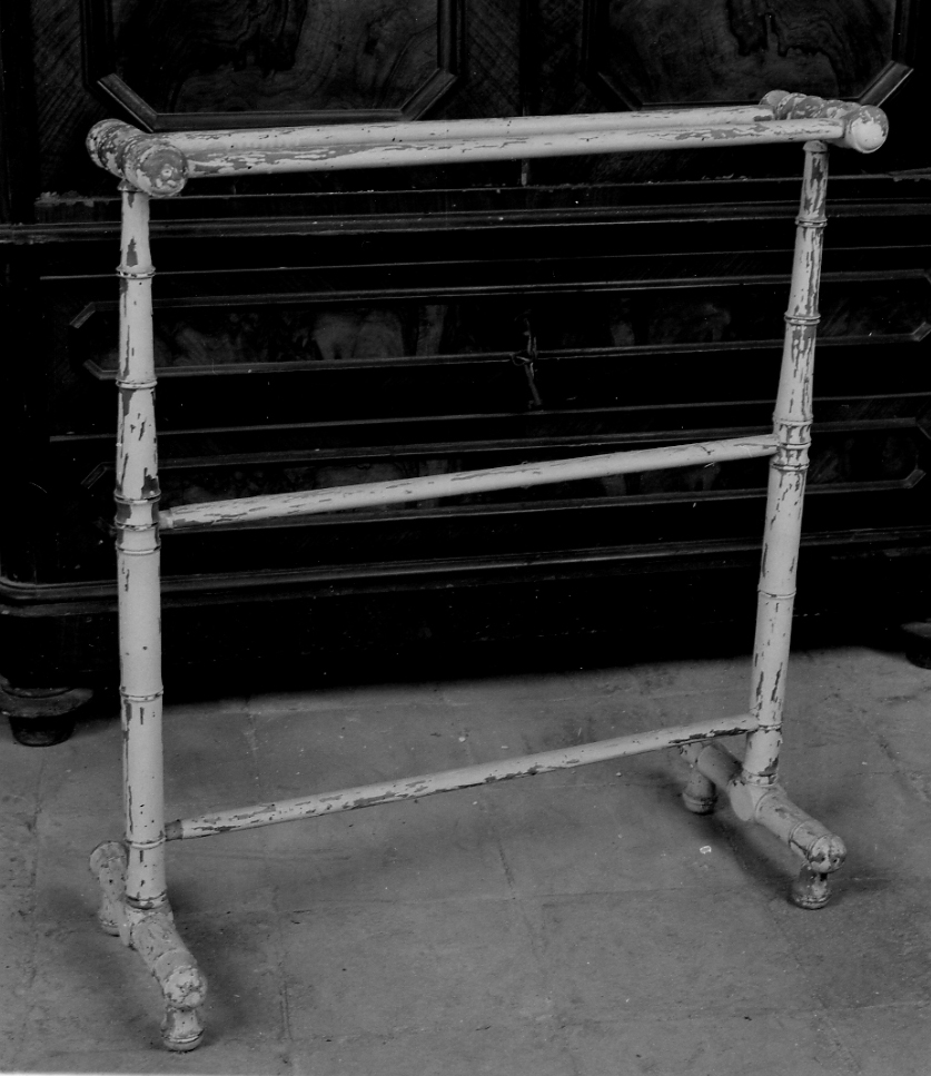 portasciugamani, opera isolata - bottega piemontese (seconda metà sec. XIX)