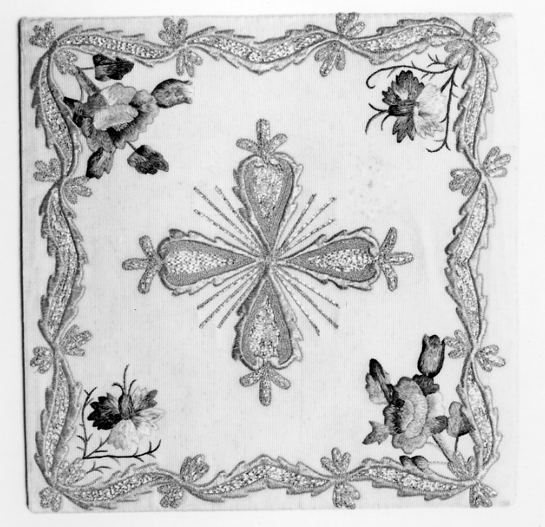 borsa del corporale, elemento d'insieme - manifattura italiana (prima metà sec. XX)