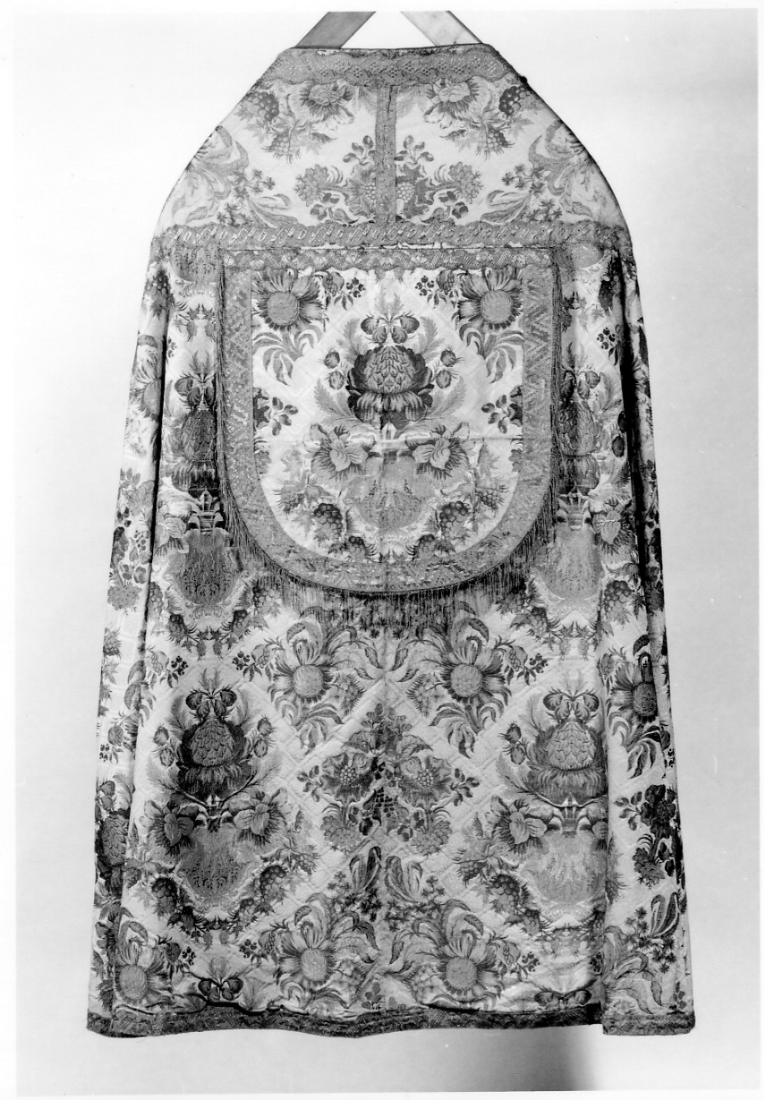 piviale, elemento d'insieme - manifattura italiana (?), manifattura francese (?) (seconda metà sec. XIX)