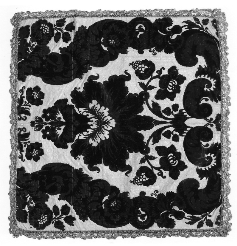 velo di calice, serie - manifattura italiana (?), manifattura francese (?) (primo quarto sec. XVIII)