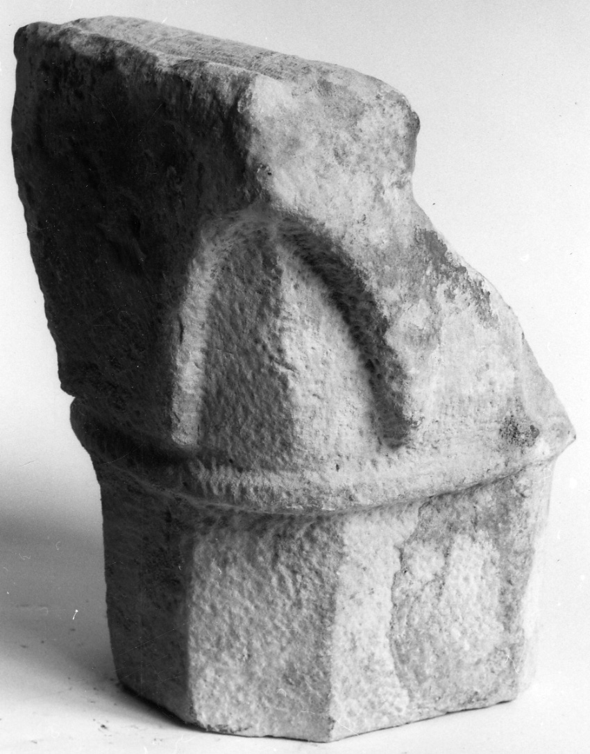 colonnina, frammento - ambito novarese (seconda metà sec. XII)