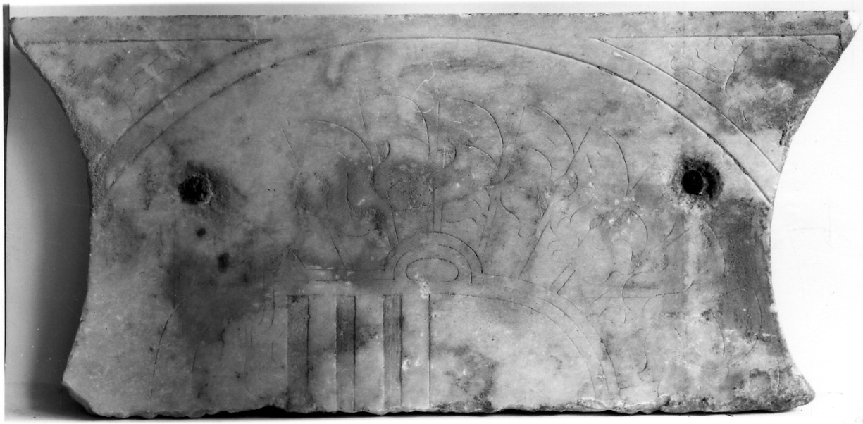 lastra tombale, frammento - ambito novarese (secc. XVI/ XVIII)