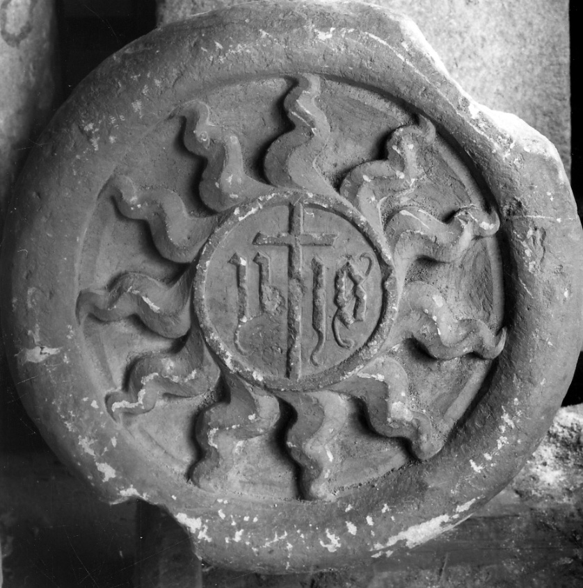 monogramma cristologico (chiave di volta, opera isolata) - ambito novarese (seconda metà sec. XV)