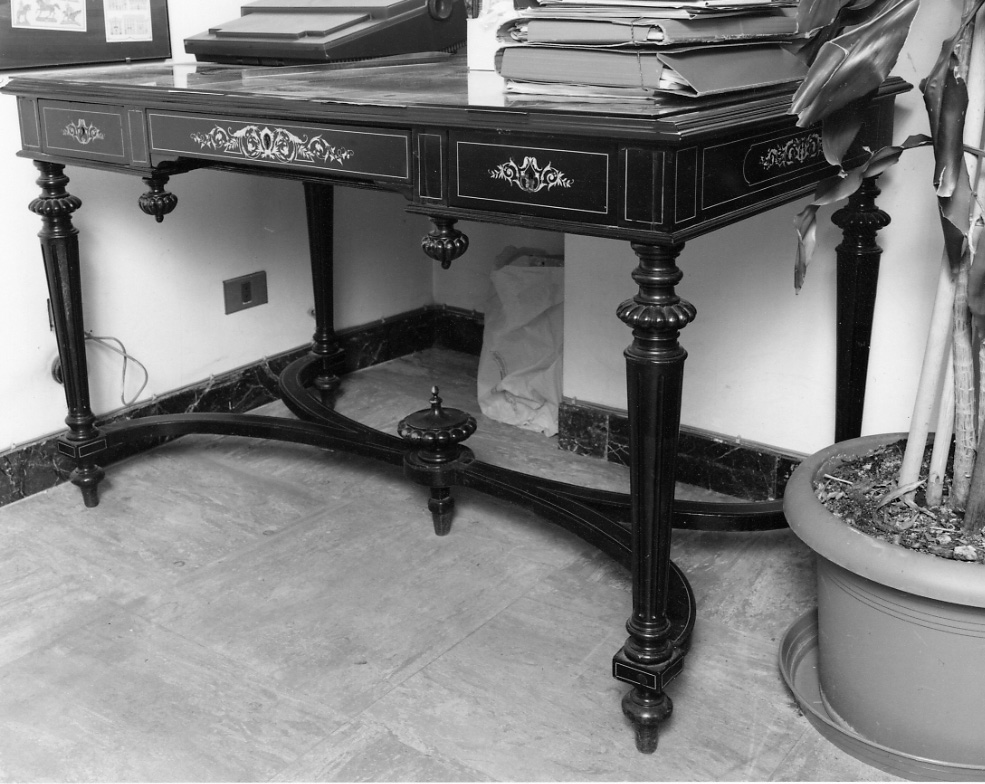 motivi decorativi a grottesche (scrivania, opera isolata) - produzione Italia settentrionale (ultimo quarto sec. XIX)