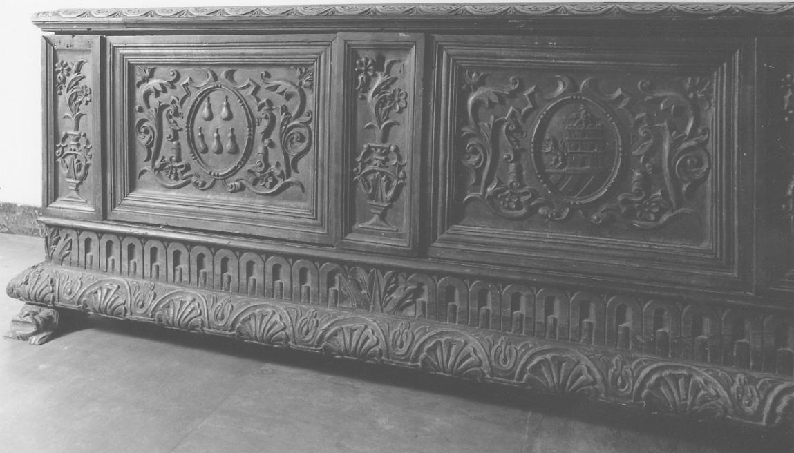 motivi decorativi a girali vegetali (cassapanca, opera isolata) - produzione Italia settentrionale (fine/inizio secc. XIX/ XX)