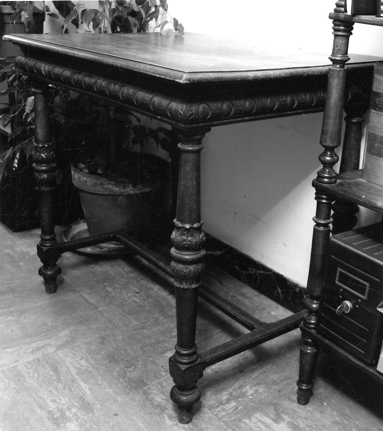 tavolino, serie - produzione Italia settentrionale (fine/inizio secc. XIX/ XX)