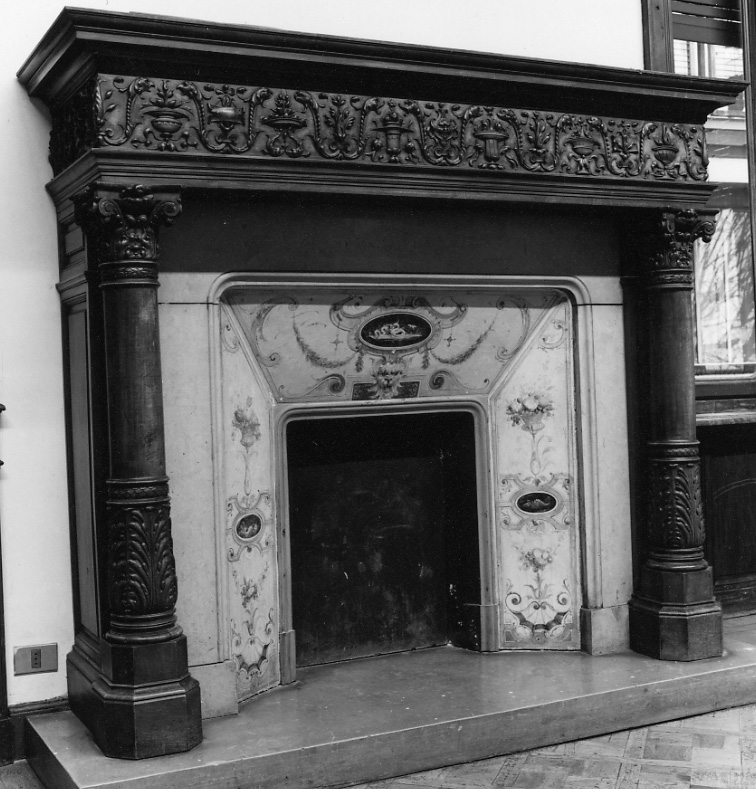 motivi decorativi a grottesche (mostra di camino, opera isolata) - produzione Italia settentrionale (fine sec. XIX)