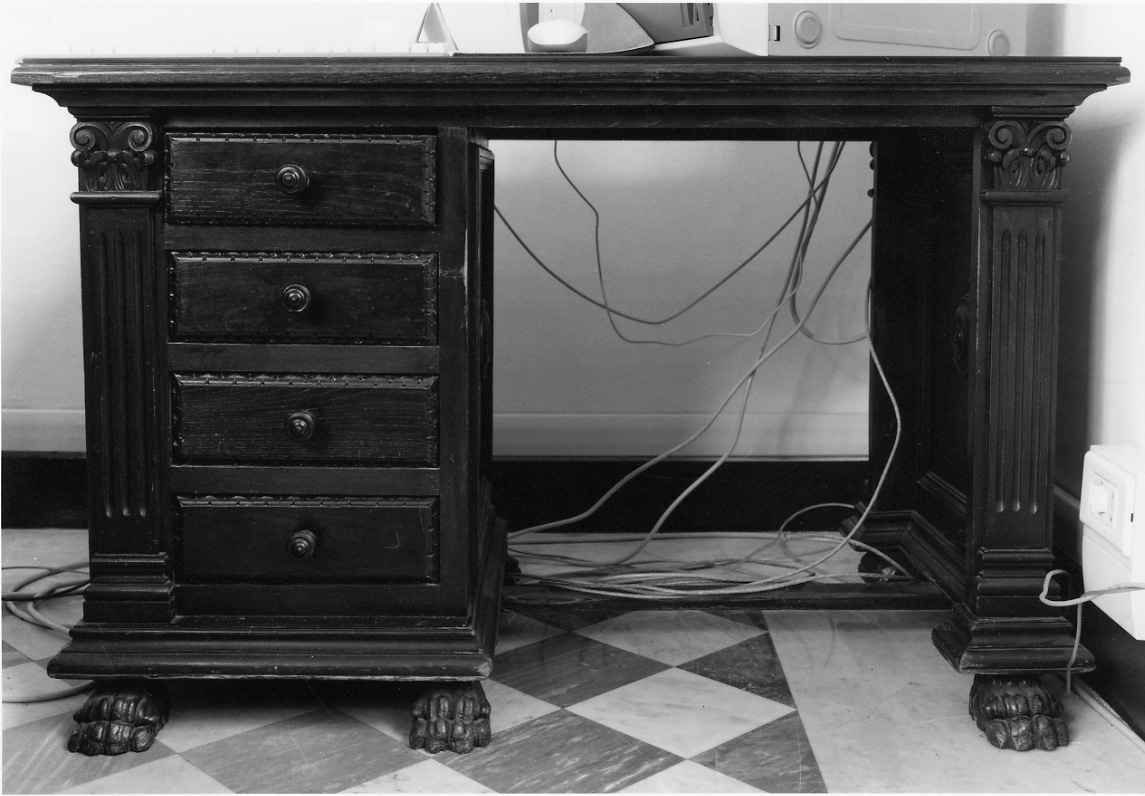 scrivania, opera isolata - produzione Italia settentrionale (fine/inizio secc. XIX/ XX)