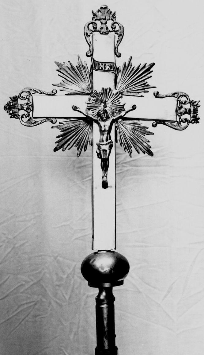 Cristo crocifisso (croce processionale, opera isolata) di Bertarelli Fratelli Ditta (primo quarto sec. XIX, sec. XX)