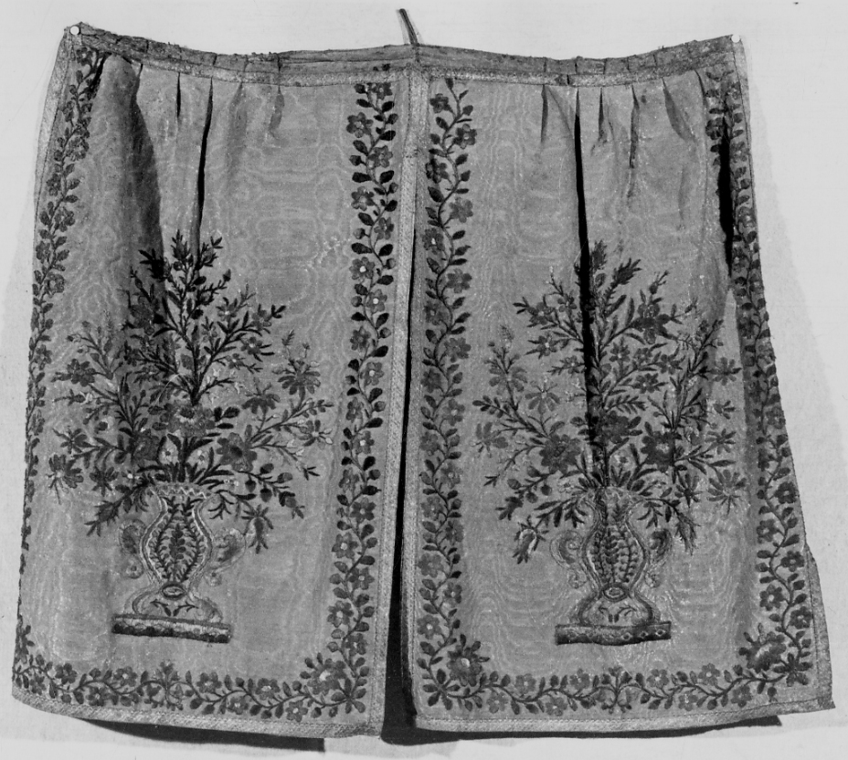 conopeo di tabernacolo, opera isolata - manifattura italiana (seconda metà sec. XIX)