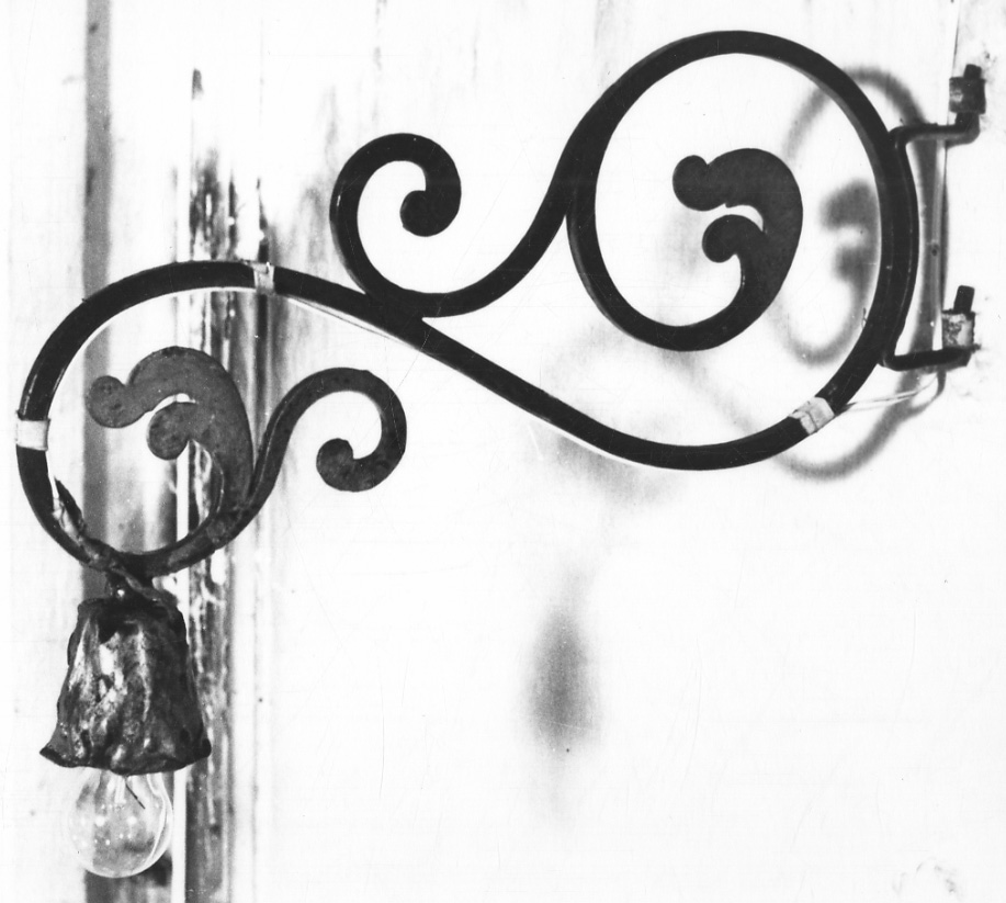 braccio portalumi da chiesa, coppia di Torello (secondo quarto sec. XX)