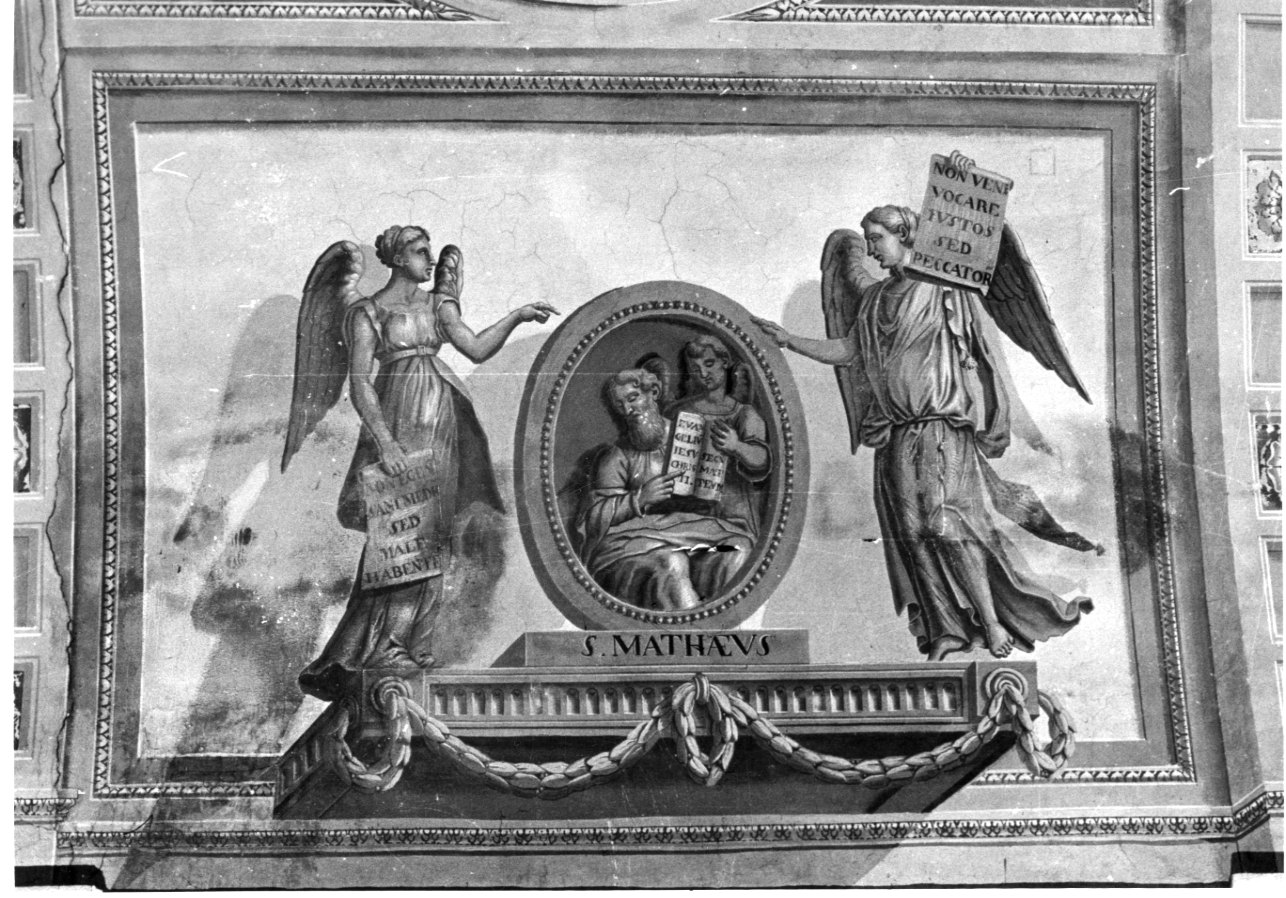 angeli reggenti un tondo con San Matteo (decorazione pittorica, elemento d'insieme) di Costanzo di Moncalvo (secondo quarto sec. XIX)