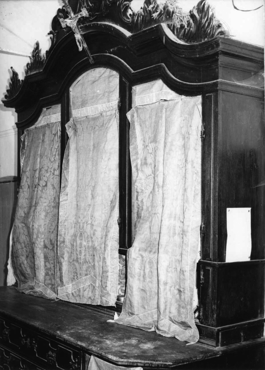 armadio, opera isolata di Grisone Giacomo (attribuito) (terzo quarto sec. XVIII)