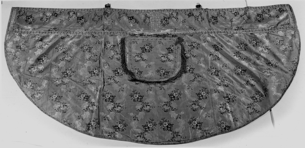 piviale, opera isolata - manifattura italiana (terzo quarto sec. XVIII)