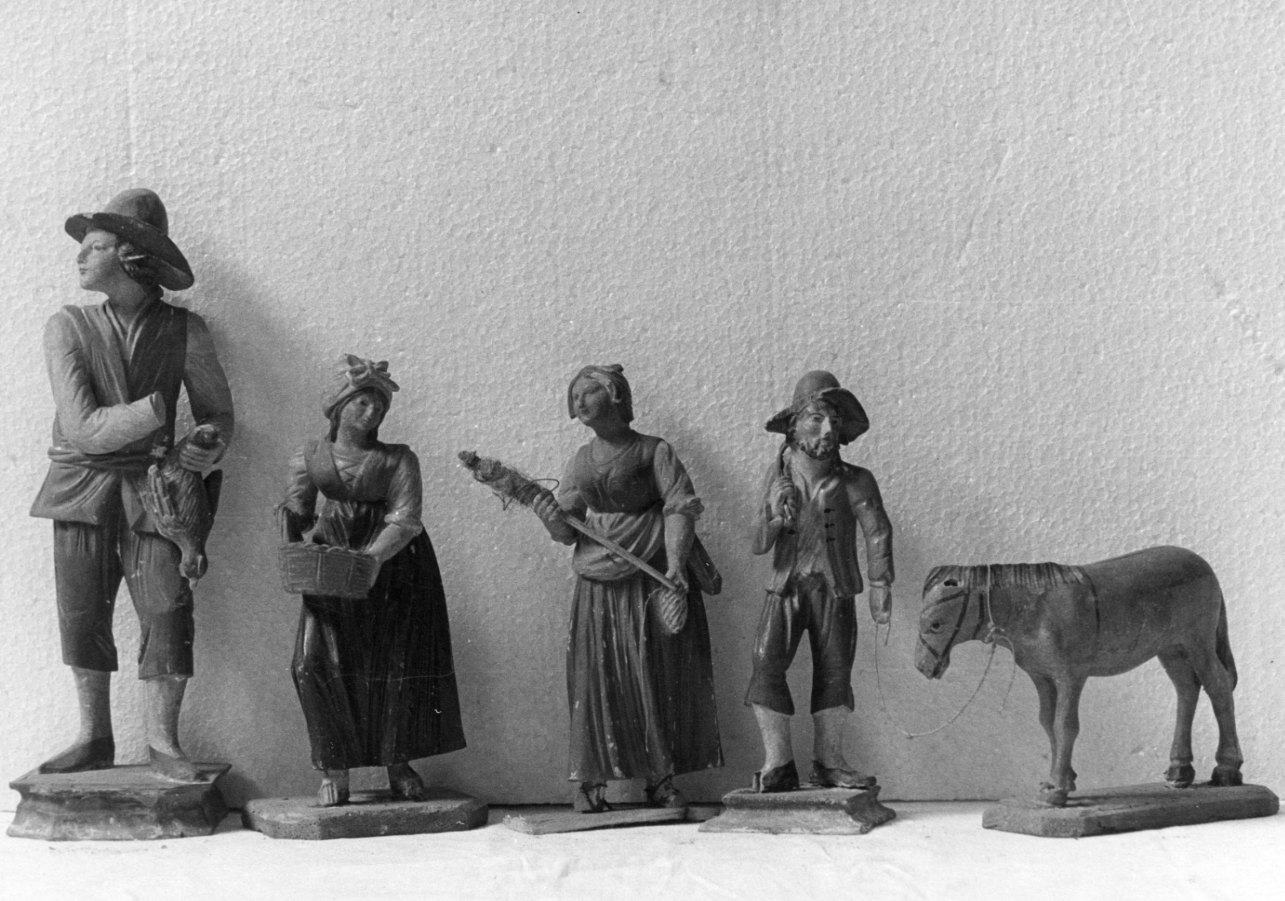 contadina che fila la lana (statuetta di presepio, opera isolata) - bottega Italia centro-settentrionale (secc. XVIII/ XIX)